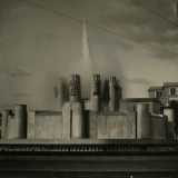 Si trova qui dagli anni 60, quando and� a sostituire la �Fontana Monumentale dell'Acquedotto Pugliese� realizzata nel 1939 dall�Acquedotto Pugliese su progetto dell'ingegner Cesare Brunetti 